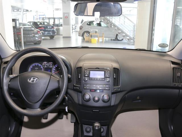 Hyundai i30 Kombi  für nur 3.300,- € bei Hoffmann Automobile in Wolfsburg kaufen und sofort mitnehmen - Bild 6